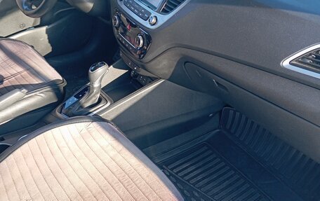 Hyundai Solaris II рестайлинг, 2018 год, 1 350 000 рублей, 33 фотография