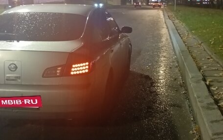 Nissan Skyline, 2001 год, 550 000 рублей, 4 фотография