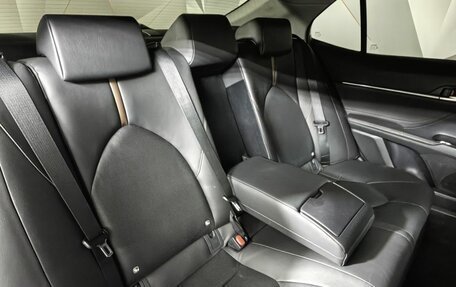 Toyota Camry, 2018 год, 2 800 000 рублей, 17 фотография