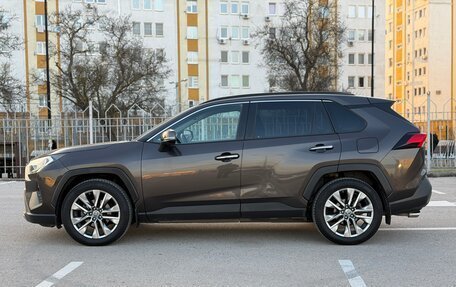 Toyota RAV4, 2020 год, 3 647 000 рублей, 8 фотография