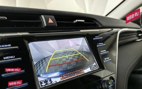 Toyota Camry, 2018 год, 2 800 000 рублей, 21 фотография