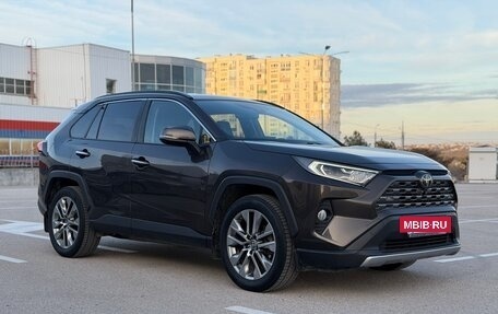 Toyota RAV4, 2020 год, 3 647 000 рублей, 3 фотография