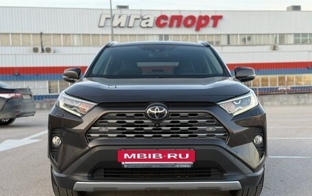 Toyota RAV4, 2020 год, 3 647 000 рублей, 2 фотография