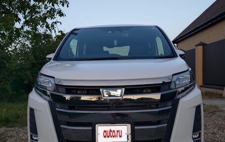 Toyota Noah III, 2018 год, 2 500 000 рублей, 9 фотография