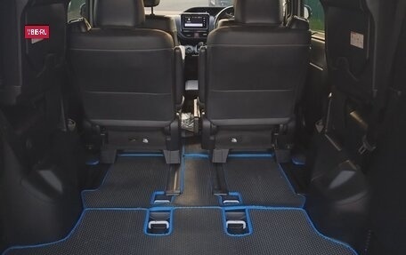 Toyota Noah III, 2018 год, 2 500 000 рублей, 10 фотография