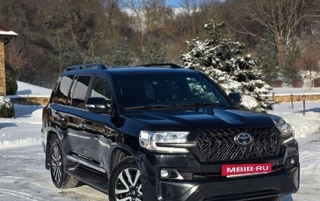 Toyota Land Cruiser 200, 2016 год, 4 999 999 рублей, 6 фотография