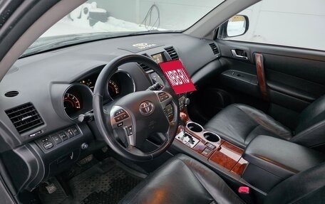 Toyota Highlander III, 2010 год, 1 599 000 рублей, 8 фотография