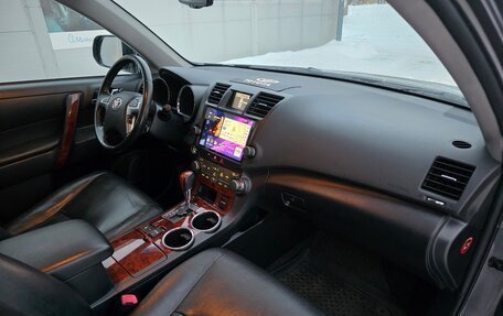 Toyota Highlander III, 2010 год, 1 599 000 рублей, 26 фотография