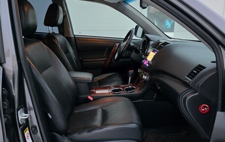 Toyota Highlander III, 2010 год, 1 599 000 рублей, 24 фотография