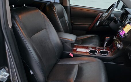 Toyota Highlander III, 2010 год, 1 599 000 рублей, 25 фотография