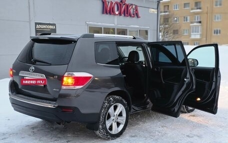 Toyota Highlander III, 2010 год, 1 599 000 рублей, 28 фотография