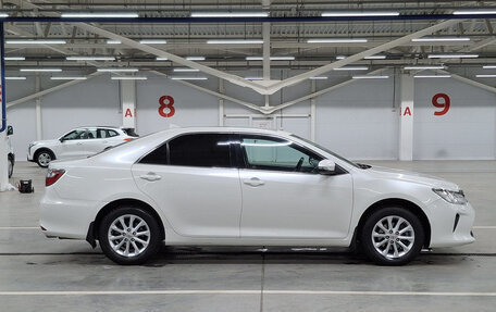 Toyota Camry, 2017 год, 2 315 000 рублей, 4 фотография