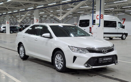 Toyota Camry, 2017 год, 2 315 000 рублей, 3 фотография