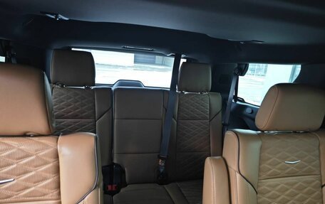 Cadillac Escalade V, 2022 год, 13 000 000 рублей, 18 фотография