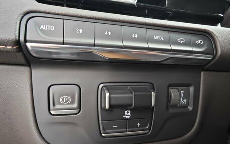 Cadillac Escalade V, 2022 год, 13 000 000 рублей, 19 фотография