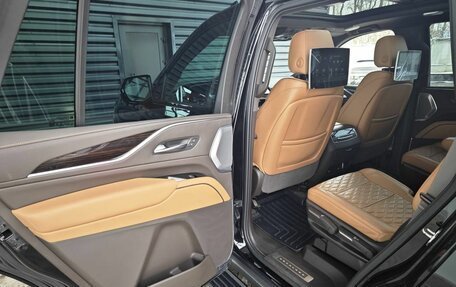 Cadillac Escalade V, 2022 год, 13 000 000 рублей, 21 фотография