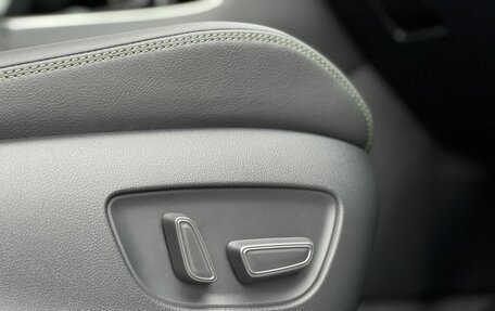 Toyota RAV4, 2025 год, 4 090 000 рублей, 30 фотография