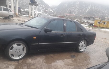 Mercedes-Benz E-Класс, 1997 год, 280 000 рублей, 7 фотография