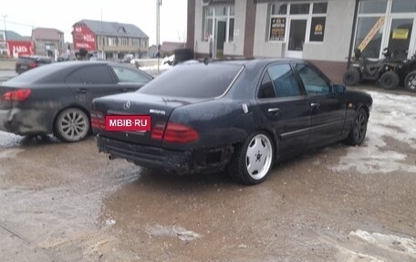 Mercedes-Benz E-Класс, 1997 год, 280 000 рублей, 4 фотография