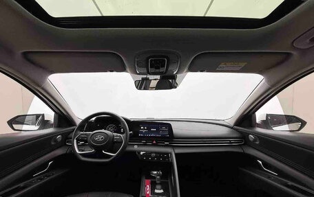 Hyundai Elantra, 2023 год, 1 670 000 рублей, 10 фотография