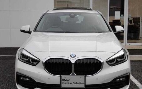 BMW 1 серия, 2022 год, 2 000 000 рублей, 2 фотография