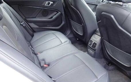 BMW 1 серия, 2022 год, 2 000 000 рублей, 7 фотография