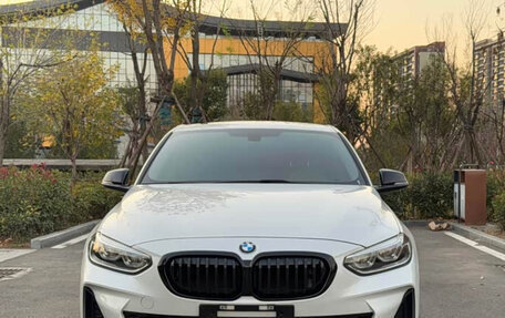 BMW 1 серия, 2023 год, 2 050 000 рублей, 2 фотография