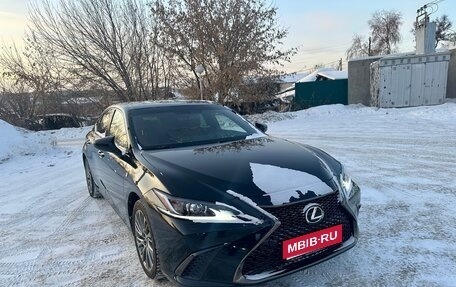 Lexus ES VII, 2021 год, 4 450 000 рублей, 1 фотография