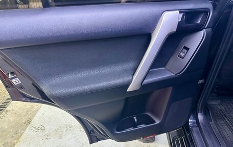 Toyota Land Cruiser Prado 150 рестайлинг 2, 2021 год, 5 450 000 рублей, 16 фотография