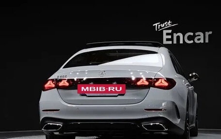 Mercedes-Benz E-Класс, 2025 год, 6 800 000 рублей, 4 фотография