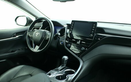 Toyota Camry, 2023 год, 3 800 000 рублей, 4 фотография