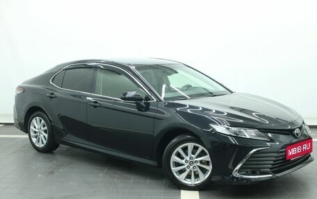 Toyota Camry, 2023 год, 3 800 000 рублей, 10 фотография