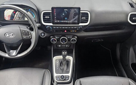 Hyundai Venue I, 2023 год, 1 650 000 рублей, 6 фотография