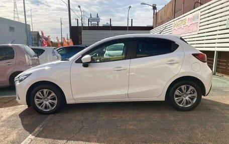 Mazda Demio IV, 2015 год, 957 000 рублей, 4 фотография