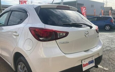 Mazda Demio IV, 2015 год, 957 000 рублей, 24 фотография