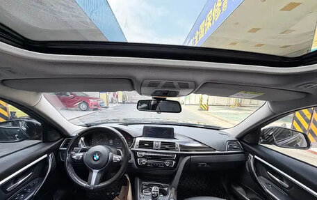 BMW 3 серия, 2018 год, 1 695 000 рублей, 11 фотография