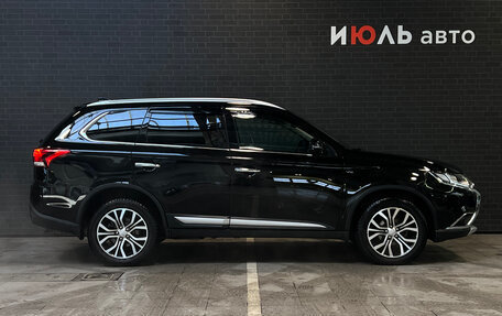 Mitsubishi Outlander III рестайлинг 3, 2017 год, 2 900 000 рублей, 4 фотография