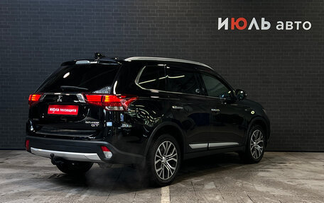 Mitsubishi Outlander III рестайлинг 3, 2017 год, 2 900 000 рублей, 5 фотография