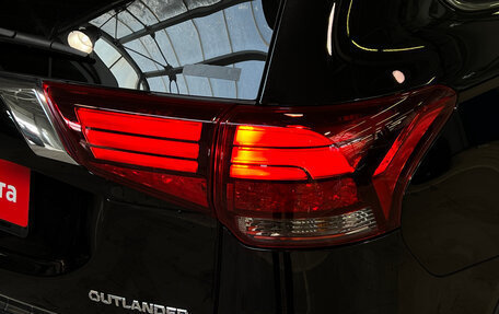 Mitsubishi Outlander III рестайлинг 3, 2017 год, 2 900 000 рублей, 9 фотография