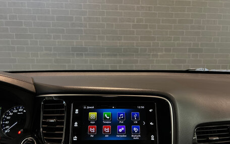 Mitsubishi Outlander III рестайлинг 3, 2017 год, 2 900 000 рублей, 13 фотография