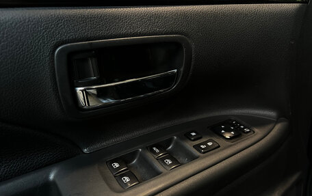 Mitsubishi Outlander III рестайлинг 3, 2017 год, 2 900 000 рублей, 18 фотография