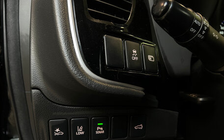 Mitsubishi Outlander III рестайлинг 3, 2017 год, 2 900 000 рублей, 19 фотография