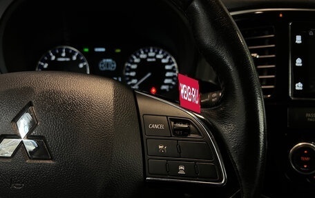 Mitsubishi Outlander III рестайлинг 3, 2017 год, 2 900 000 рублей, 21 фотография