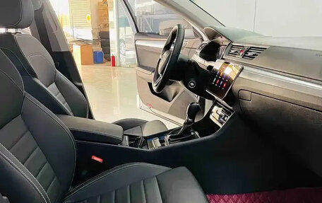 Skoda Superb III рестайлинг, 2022 год, 2 000 000 рублей, 8 фотография