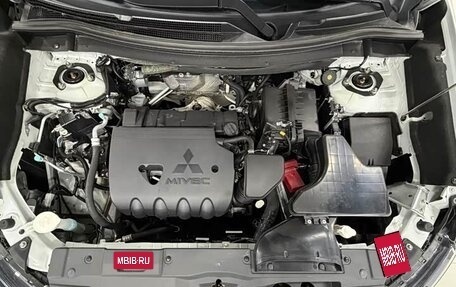 Mitsubishi Outlander III рестайлинг 3, 2022 год, 2 150 000 рублей, 18 фотография