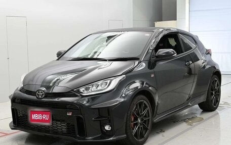 Toyota Yaris, 2022 год, 4 220 000 рублей, 1 фотография