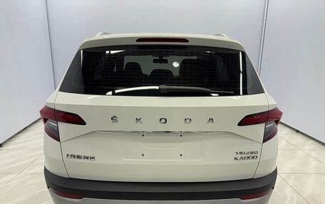 Skoda Karoq I, 2022 год, 1 960 000 рублей, 5 фотография