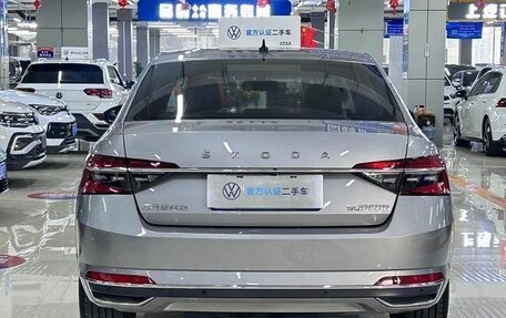 Skoda Superb III рестайлинг, 2023 год, 2 200 000 рублей, 5 фотография