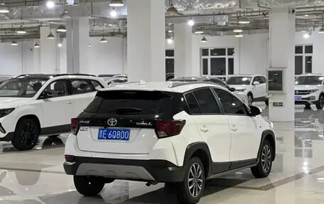 Toyota Yaris XP150 рестайлинг, 2022 год, 1 350 000 рублей, 2 фотография