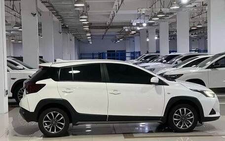 Toyota Yaris XP150 рестайлинг, 2022 год, 1 350 000 рублей, 4 фотография